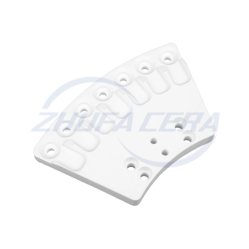 Keramički dijelovi u obliku lepeze od glinice